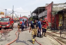 Tragedi Siang Hari: Bengkel dan Ruko di Pamulang Dilalap Api, Ini Dugaan Penyebabnya