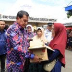 Warteksi Hadir di Cikupa, Warga Bisa Tebus Sembako Setengah Harga