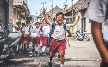 Cemas Tak Dapat Sekolah, Orang Tua Gantungkan Harapan di SPMB 2026