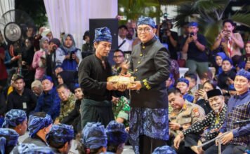 “Gunung Ulah Dilebur!” Pesan Keras Jaro Oom di Penutupan Seba Baduy 2026