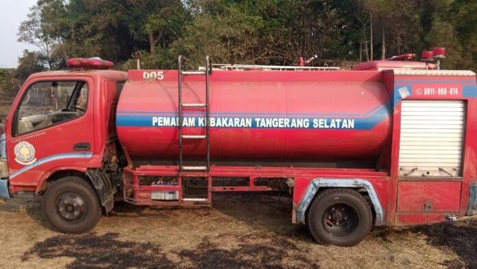 MOBIL DAMKAR TANGSEL 04