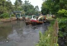 Jangan Tunggu Banjir Datang! Tangsel Kebut Keruk Sungai, Ribuan Kubik Lumpur Diangkat