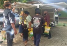 Beras Murah Masuk Gang, Warga Tangerang Antusias