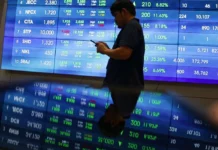 IHSG Ditutup Tipis di Zona Merah, BBCA-BMRI Jadi Penahan